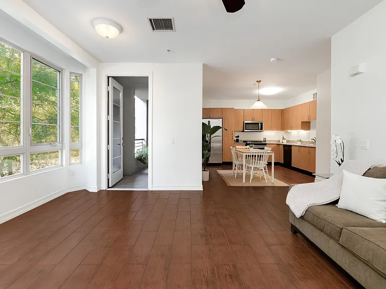 1465 C St #3301 — Photo 4