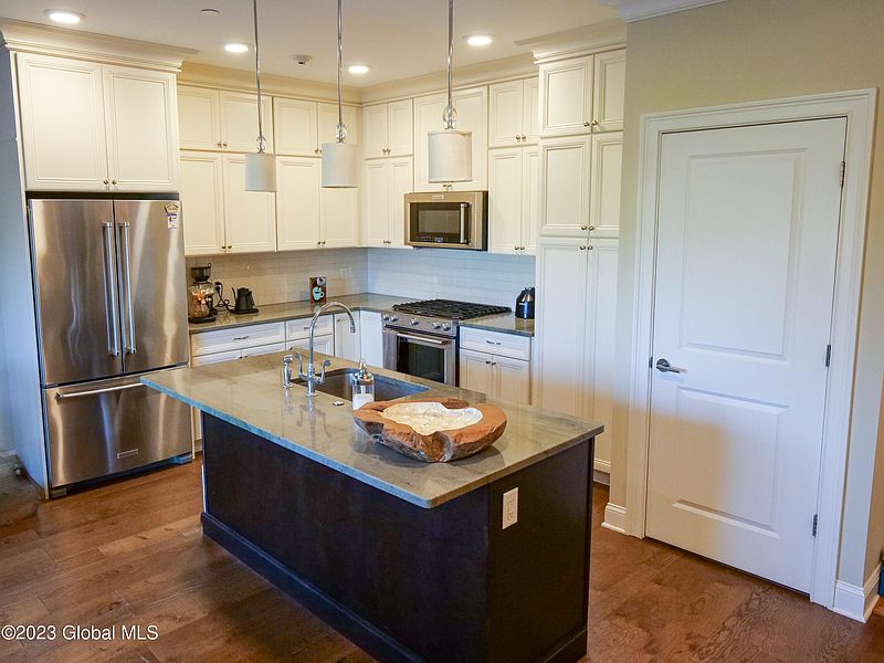 3rd image of 97 East Avenue #205