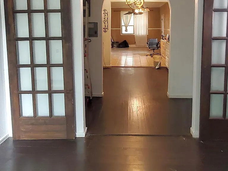 4338 Spring Ave — Photo 2