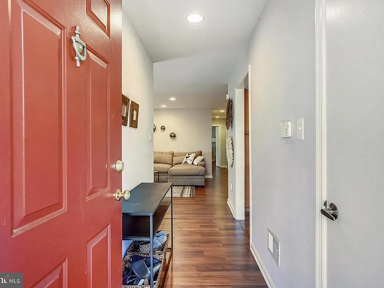 14 Windbrooke Cir — Photo 2