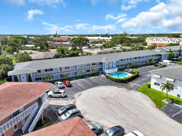 4111 NE 21ST Way #211C, Lighthouse Point, FL 33064