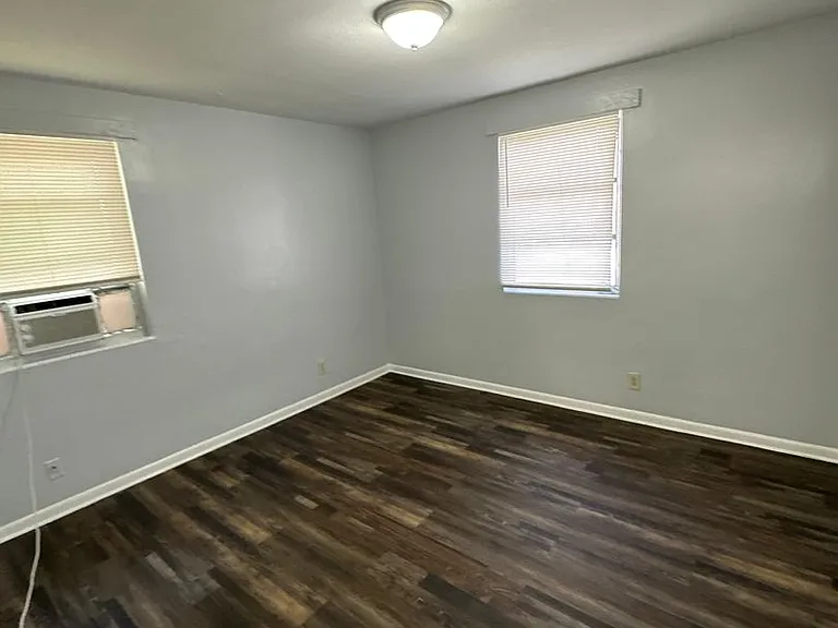 2020 Palafox St — Photo 23