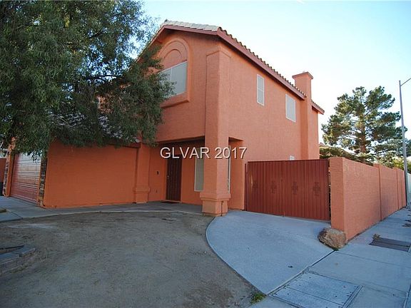 2nd image of 5937 Royal Castle Ln