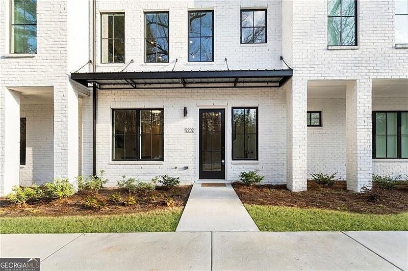 1st image of 2202 Carlton Ct