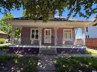 614 S 12th St, Pekin, IL 61554