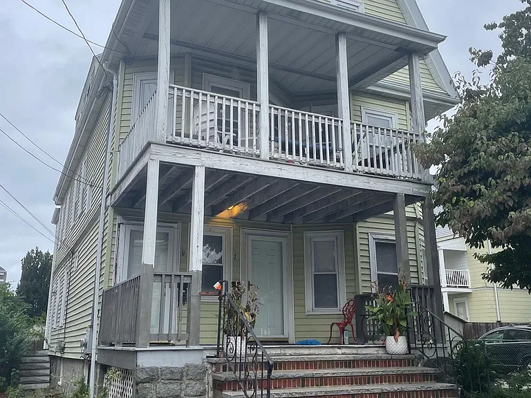 9 Princeton St — Photo 1