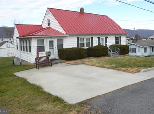 155 S Grafton St, Romney, WV 26757