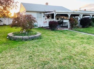 610 Mount Adams Dr, Wapato, WA 98951