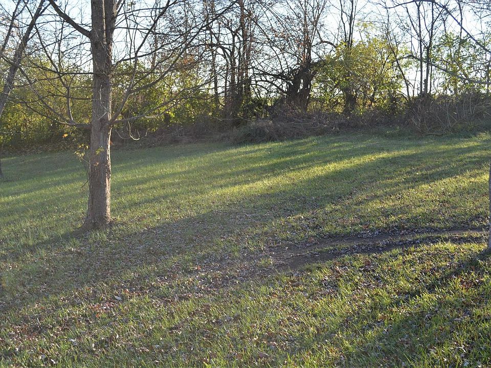 2nd image of 11 Ashley Dr
