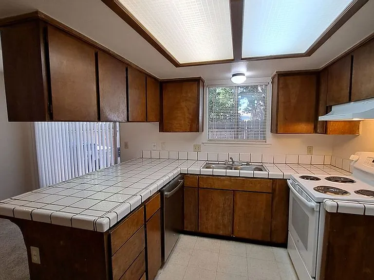 4779 N Cedar Ave #101 — Photo 5