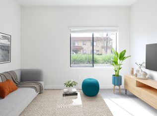 18529 Calvert St #101, Reseda, CA 91335