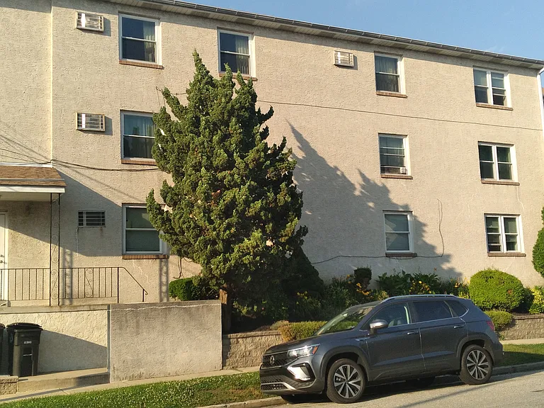 238 W 4th Ave — Photo 7