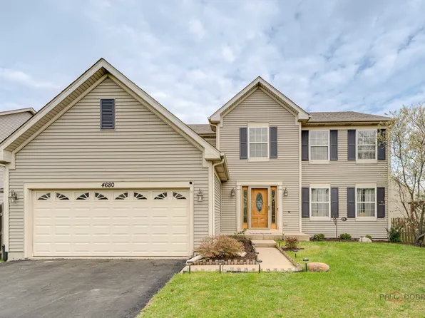 4680 Saginaw St, Lake In The Hills, IL 60156