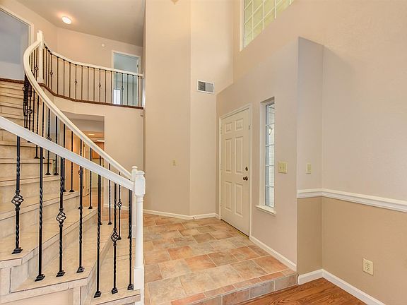 4th image of 8209 Surrey Park Ct