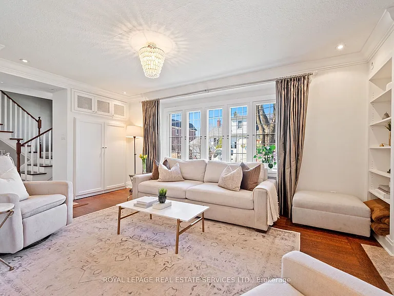 60 Thompson Ave — Photo 6