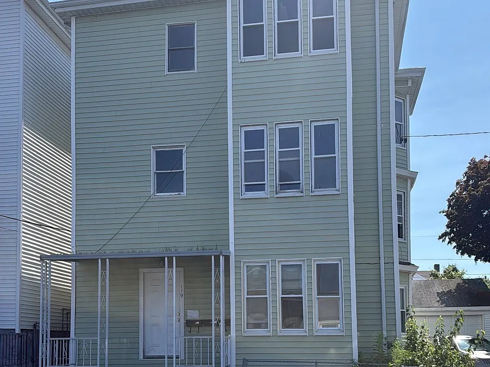 119 Robeson St #2
