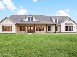 5923 Falcon Crest Ln, Jefferson City, MO 65101