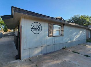 2207 15th St, Lubbock, TX 79401