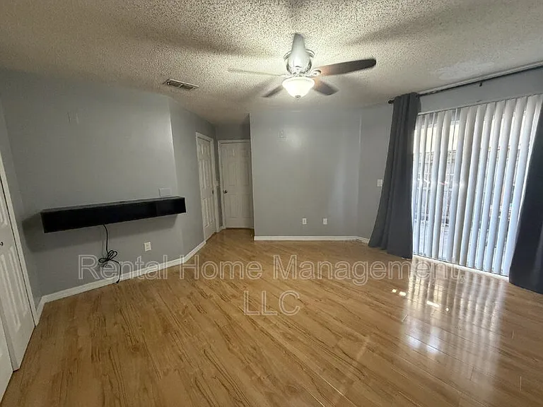 772 Olympic Cir #H2 — Photo 7