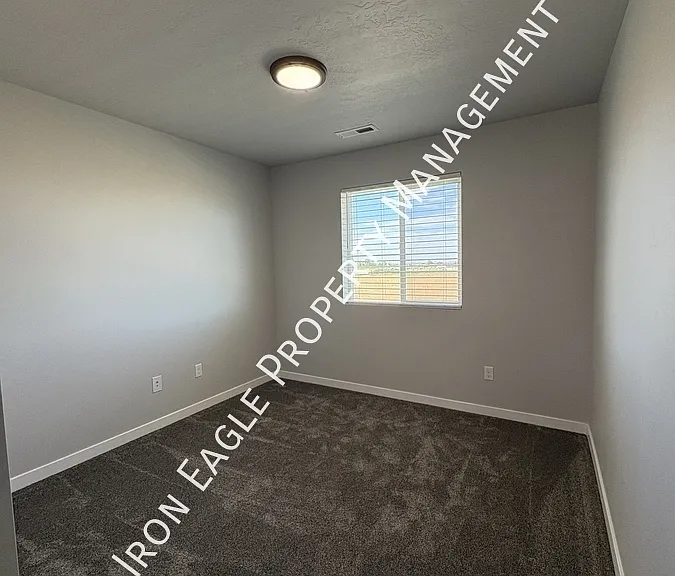 5667 S Memory Ave — Photo 17