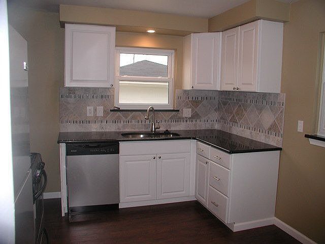 2nd image of 23404 Filmore St
