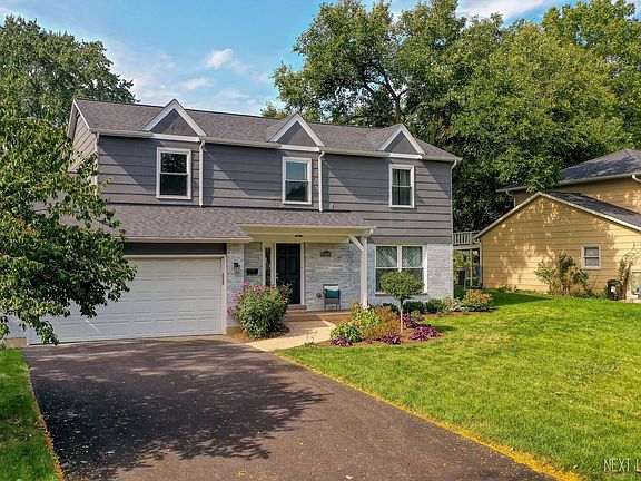 3rd image of 4508 Waubansie Ln