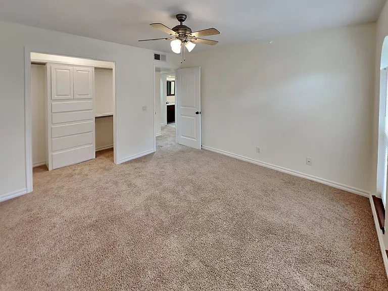 908 East Dr — Photo 20