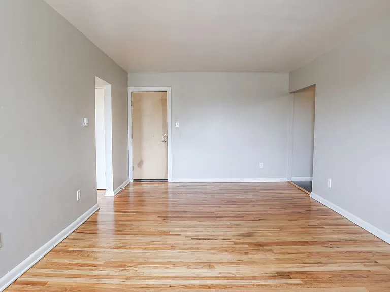 Jersey Apartments — Photo 6