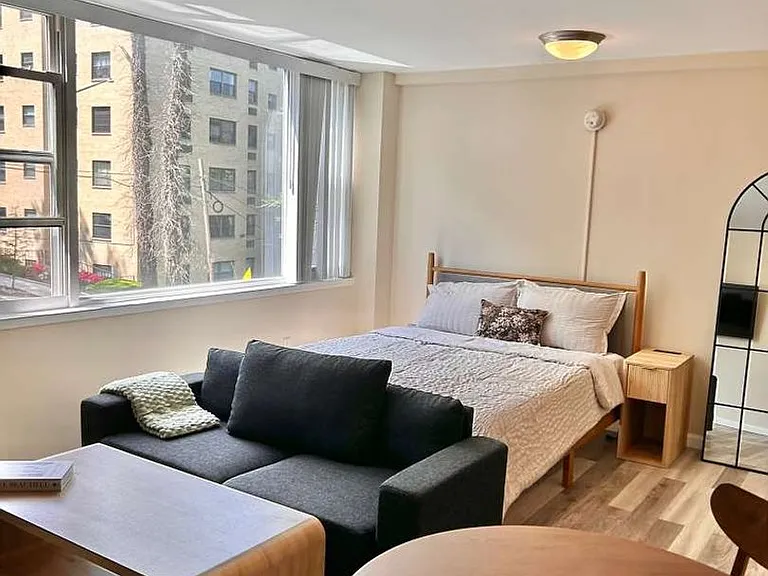 Park East Apartments — Photo 33