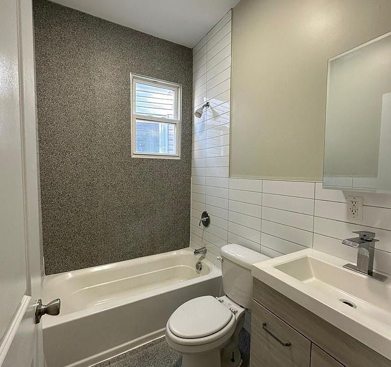 1st image of 327 S 19th St #1