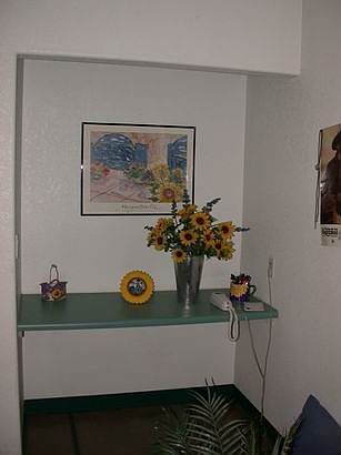 5th image of 930 E Adelaide Dr #2