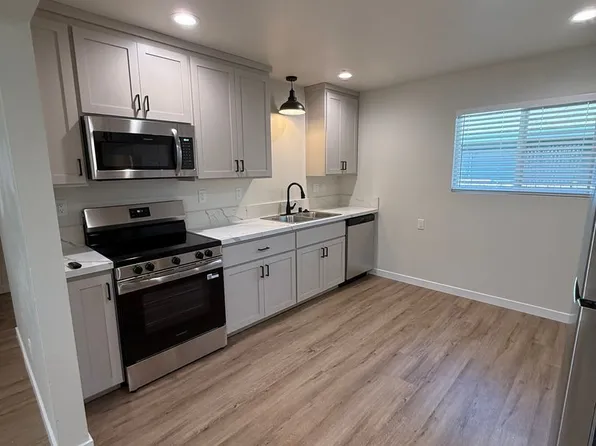 Large Brand New Remodeled 1 Bedroom Unit With Washer Dryer Hookups - Must See, 849 West St #835, Redding, CA 96001
