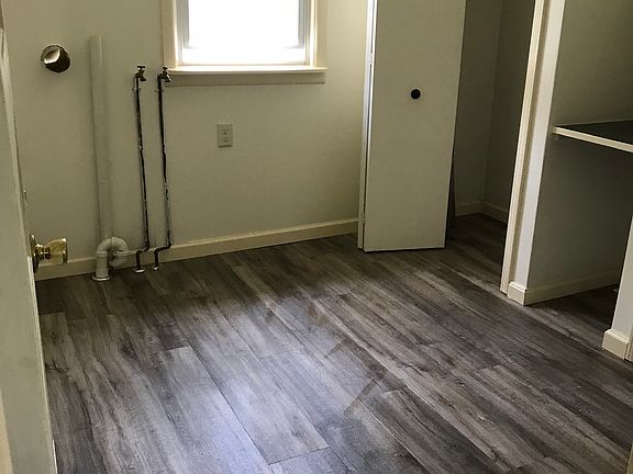 3rd image of 24 Lancaster Ave