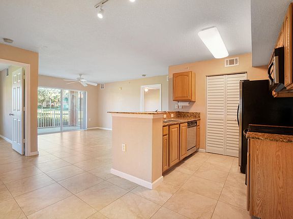 2nd image of 301 SW Palm Drive #102