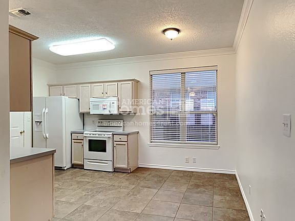 5th image of 2421 Wildwood Ln