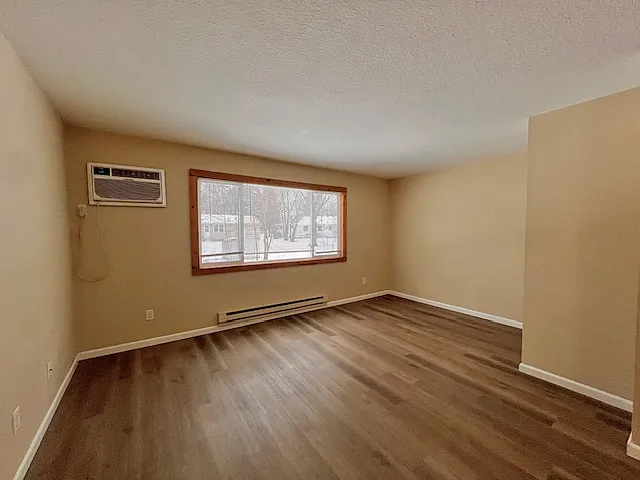 1505 Ward Ave #3 — Photo 2