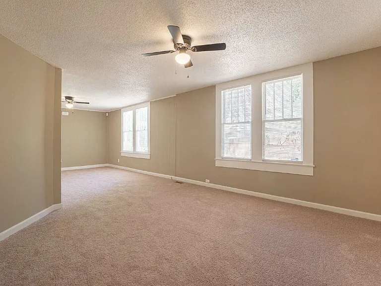 4907 Burke Ave — Photo 13
