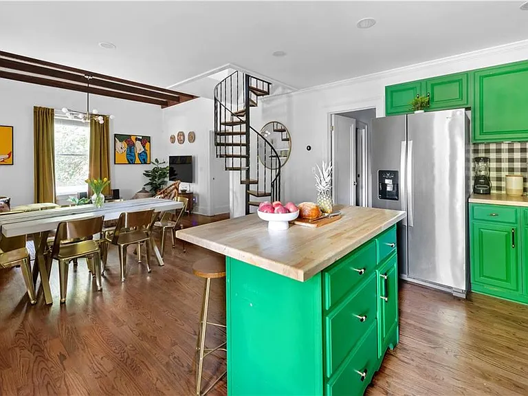 720 Mollie St SE — Photo 50
