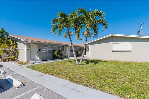 7601 Venetian St #1-4 Photo 1