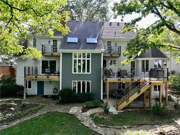 10908 W 120th St, Overland Park, KS 66213