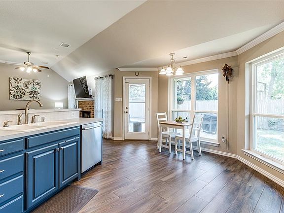 3rd image of 3413 Pecan Dr