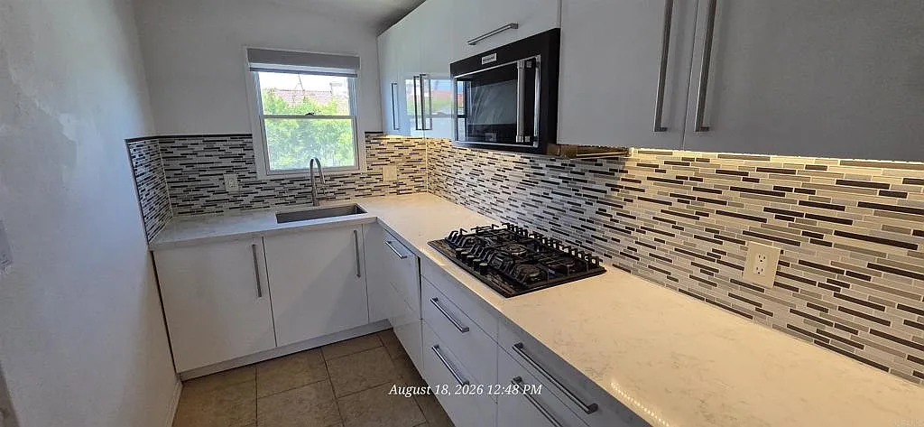 1 bed, 450 sqft, $2,000 — Photo 2