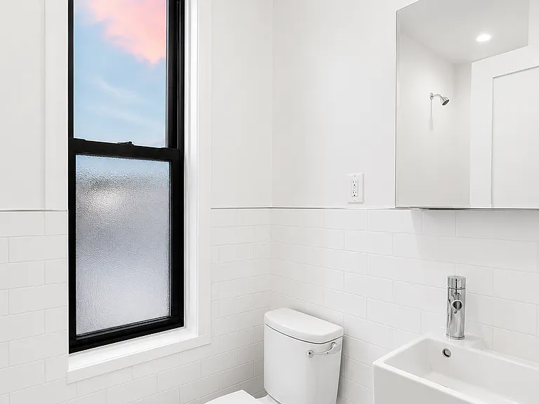 441 1st St #2L — Photo 7