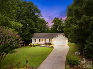 3416 Leaning Pine Dr, Lincolnton, NC 28092
