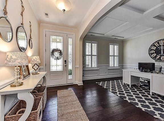 3rd image of 830 Montpelier Ct