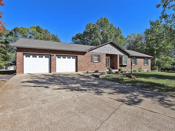 436 Squaw Valley Dr, Farmington, MO 63640