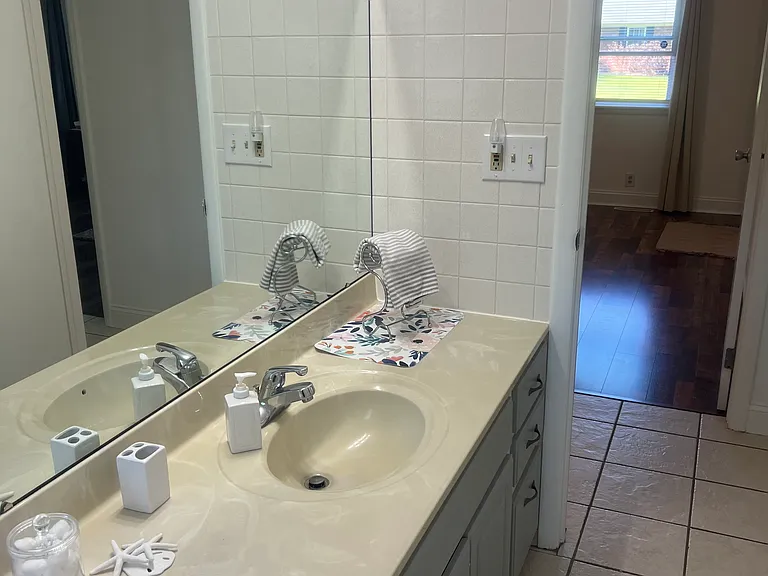 707 Saint Catherine Ct — Photo 17
