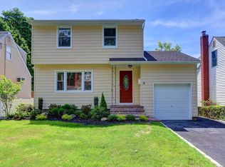 15 Todd Ct, Huntington Station, NY 11746