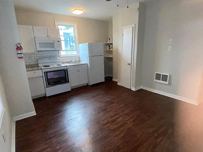 1464 N 52nd St #2R — Photo 7