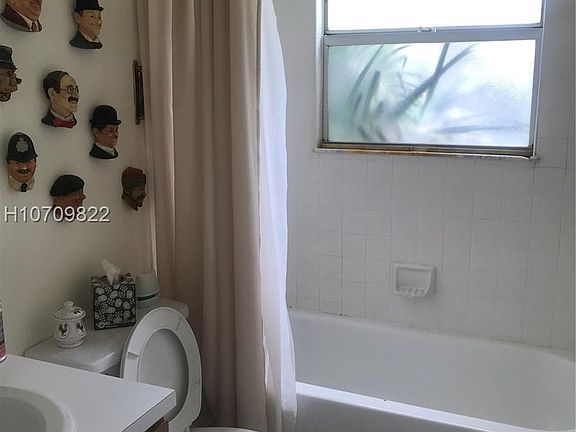 4th image of 2930 Myrtle Oak Cir